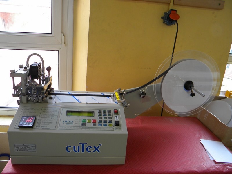 Équipement Atelier Couture : Machine de découpe à chaud VELCRO de la marque CUTEX