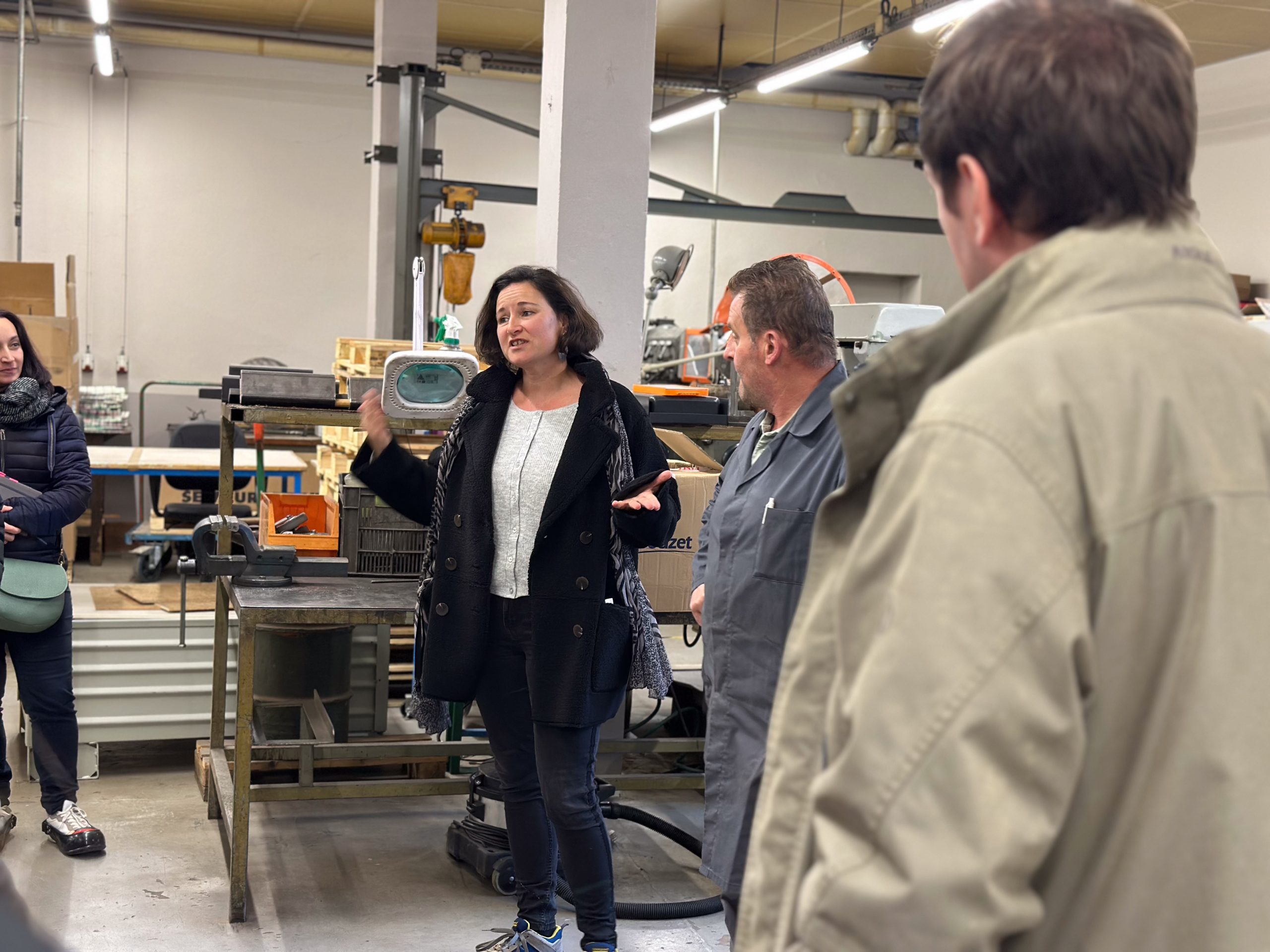 Photo de groupe lors de la visite du Crédit Mutuel aux Ateliers Sonnenhof