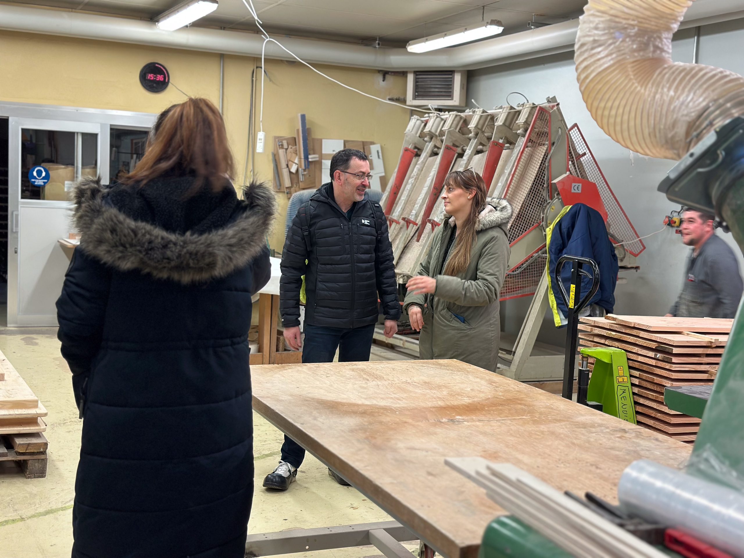 Photo de groupe lors de la visite du Crédit Mutuel aux Ateliers Sonnenhof