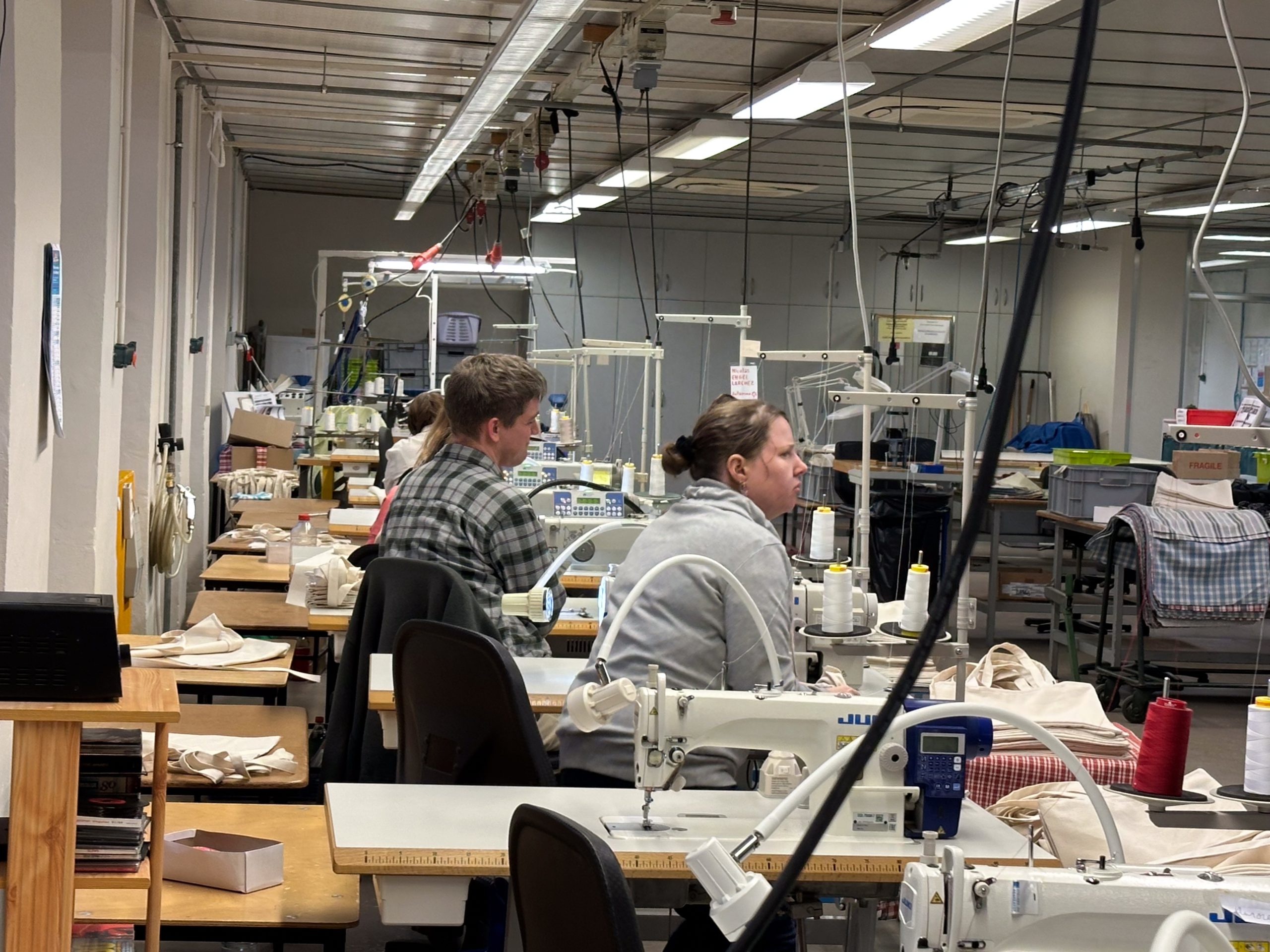 Photo de groupe lors de la visite du Crédit Mutuel aux Ateliers Sonnenhof
